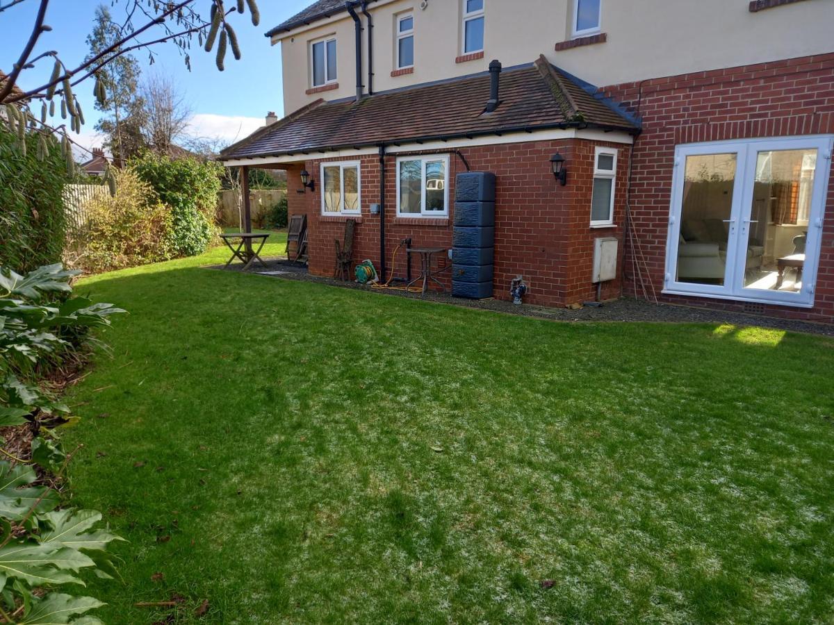 Vila Grange Croft Ben Rhydding Exteriér fotografie